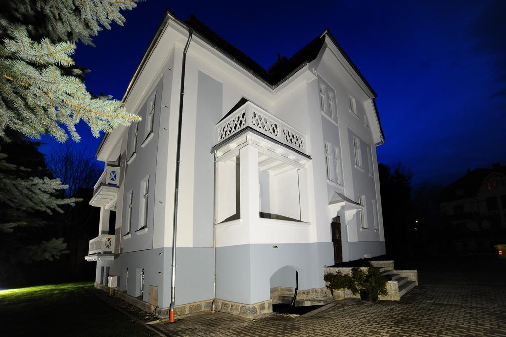 Villa Cervi Cieplice Jelenia Gora Exterior photo